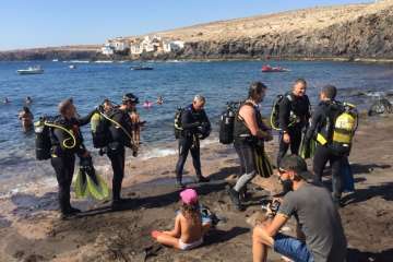 Nueva limpieza de los fondos marinos de Tufia (Foto TA)